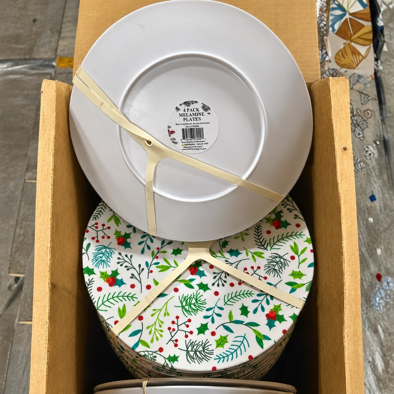 Christmas Holiday Winter 10.5 Melamine Dinner Plates w/Holly & Pine 4 Pack (156 Pcs Lot) - Image 4
