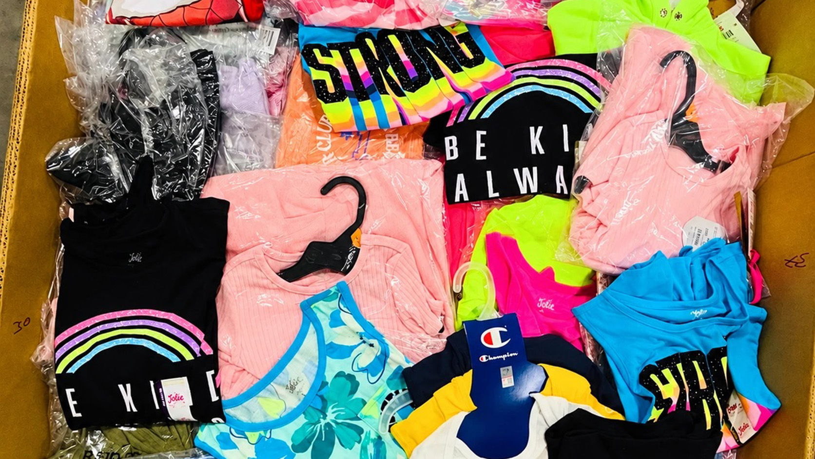 Assorted Wlmrt Kids Apparel - (500 Pcs Per Pallet)