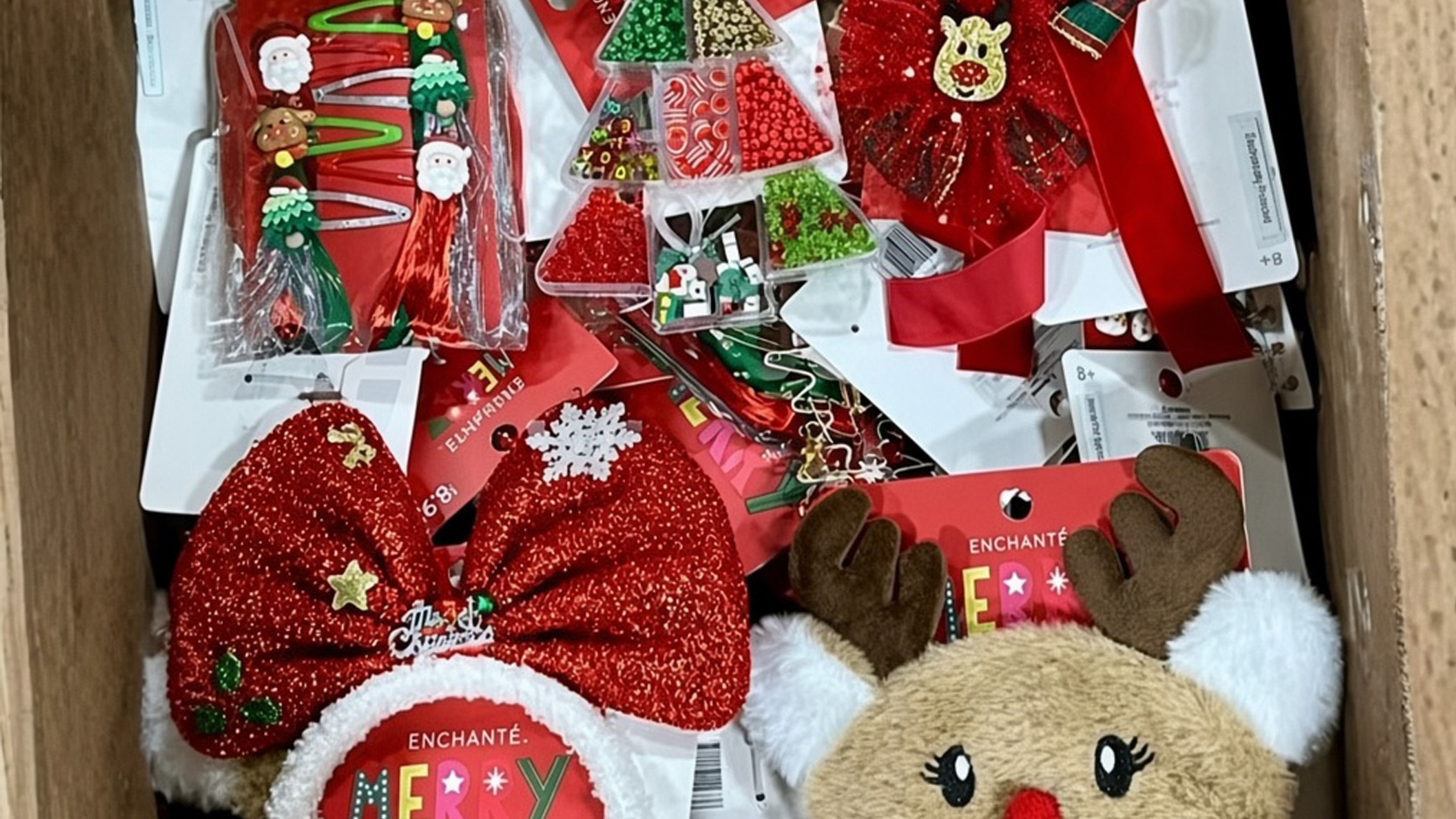 Enchante Merry Accessories Mix (285 Pcs lot)