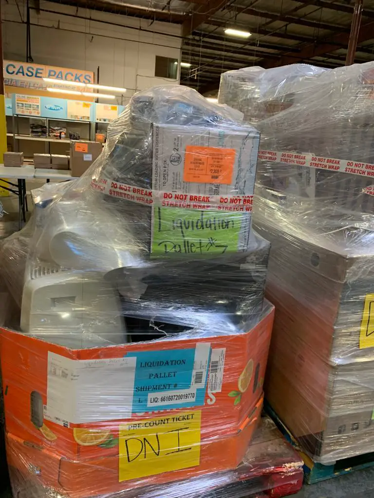 Mostly Kitchen Appliances & Vacuums and More - Image 9