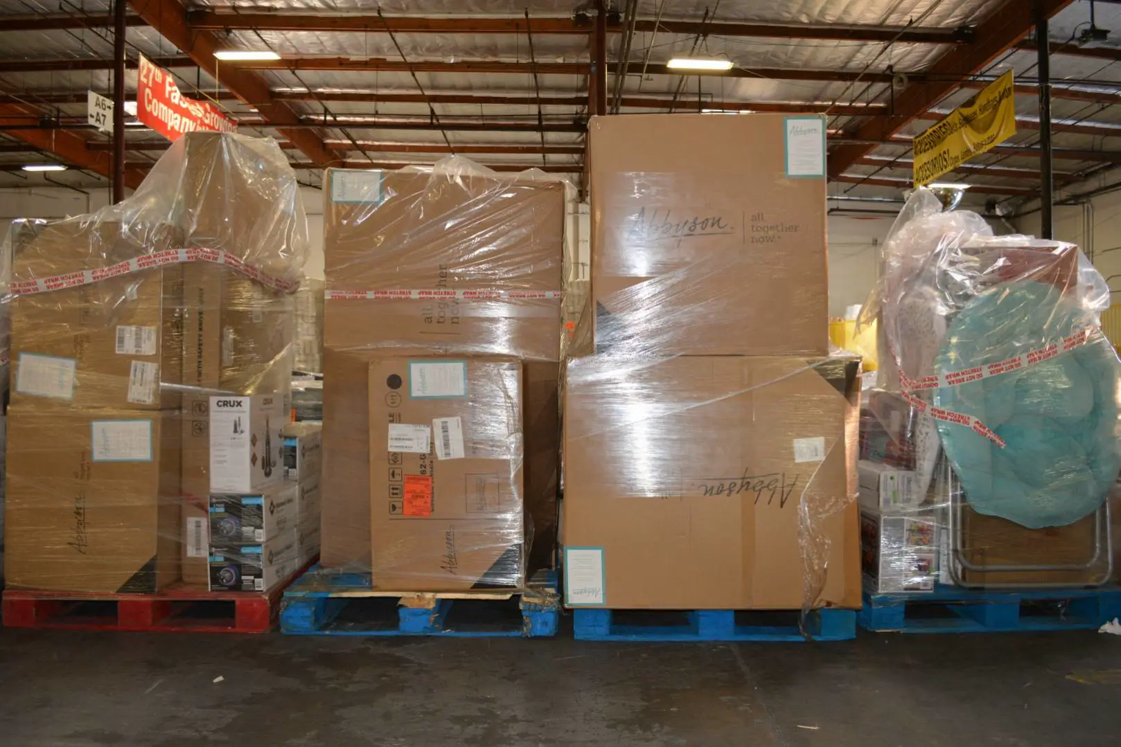 Mostly Kitchen Appliances & Vacuums and More - Image 10